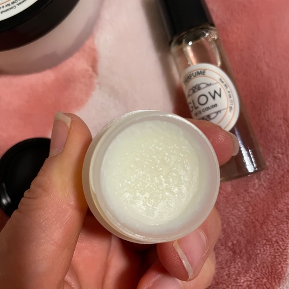 Awesome New Glow For A Cause Bundle - Embrace Scent - Picture 8 of 8